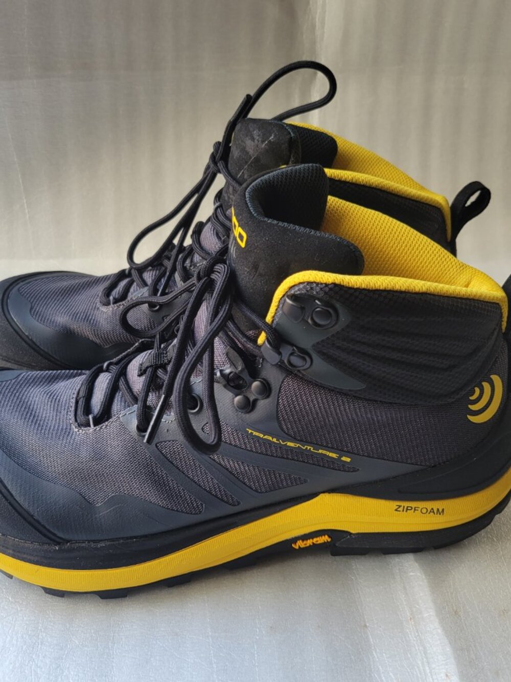 NIB! Topo Trailventure 2 low drop Hiking Boots Men Charcoal/Mustard 9 M053 - Picture 9 of 16